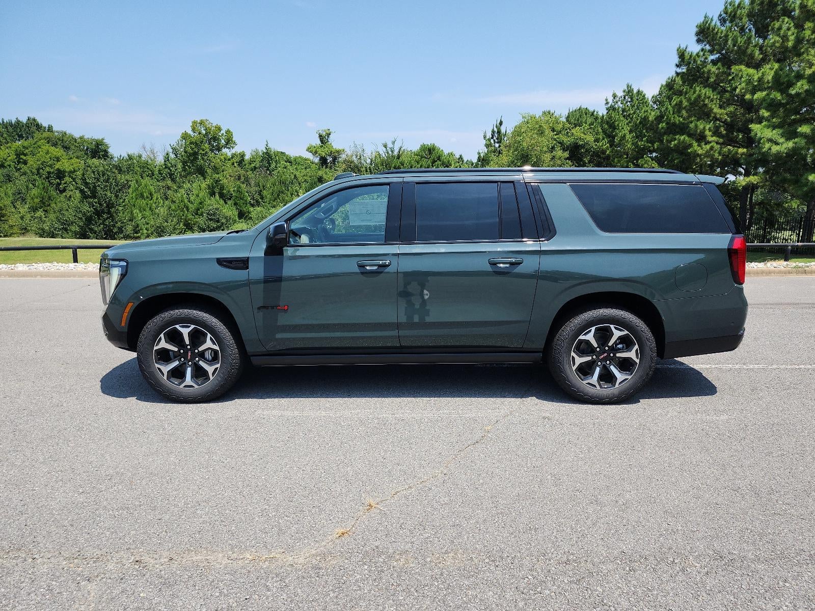 2026 GMC Yukon XL 4WD 4dr AT4