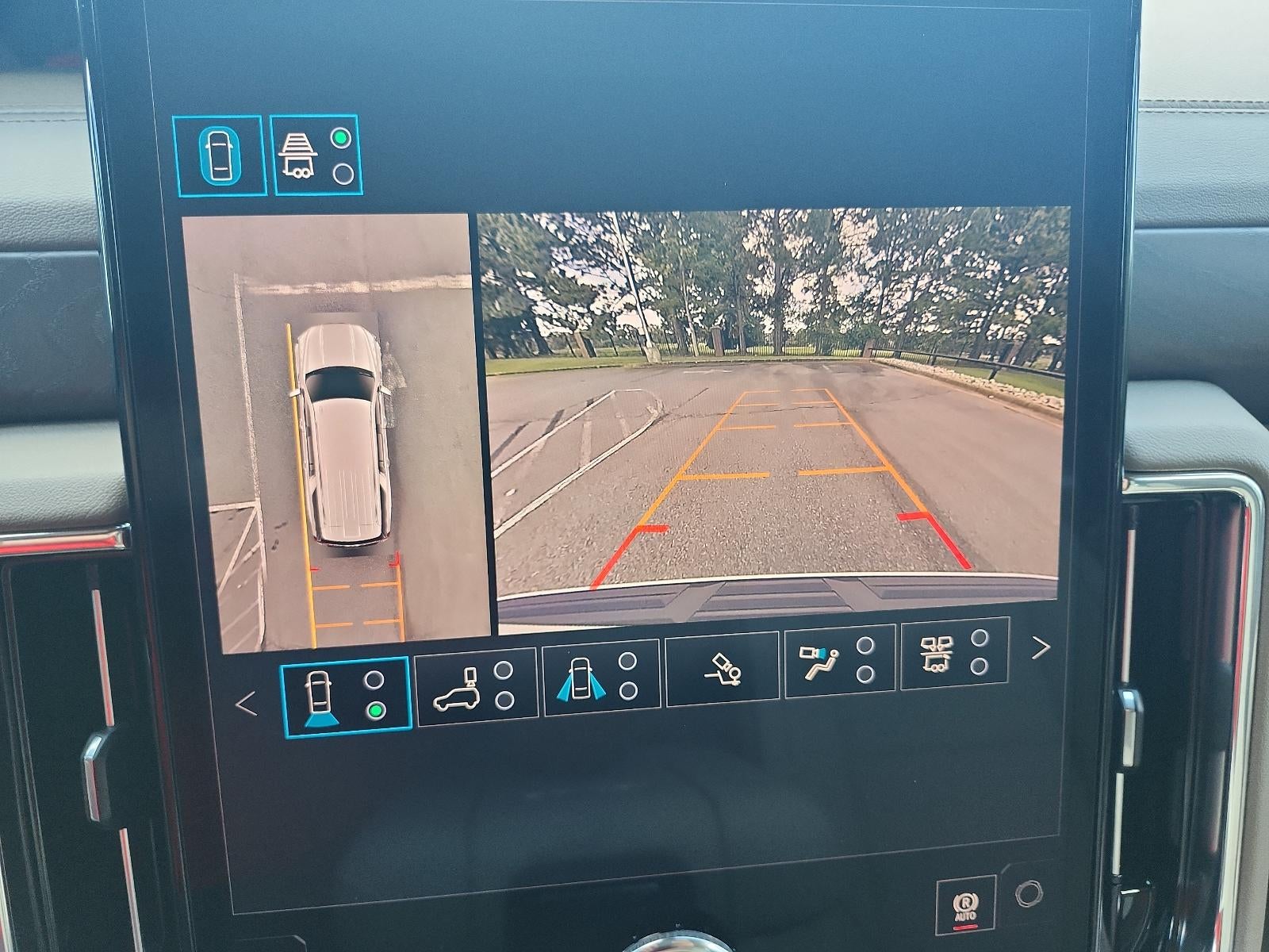 2026 GMC Yukon XL Denali - Photo 16