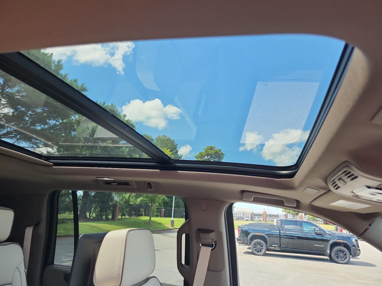 2026 GMC Yukon XL Denali - Photo 7