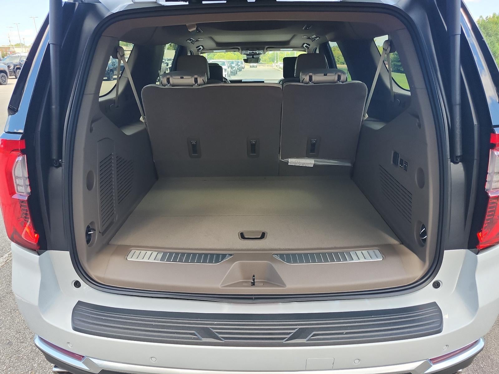 2026 GMC Yukon XL Denali - Photo 8