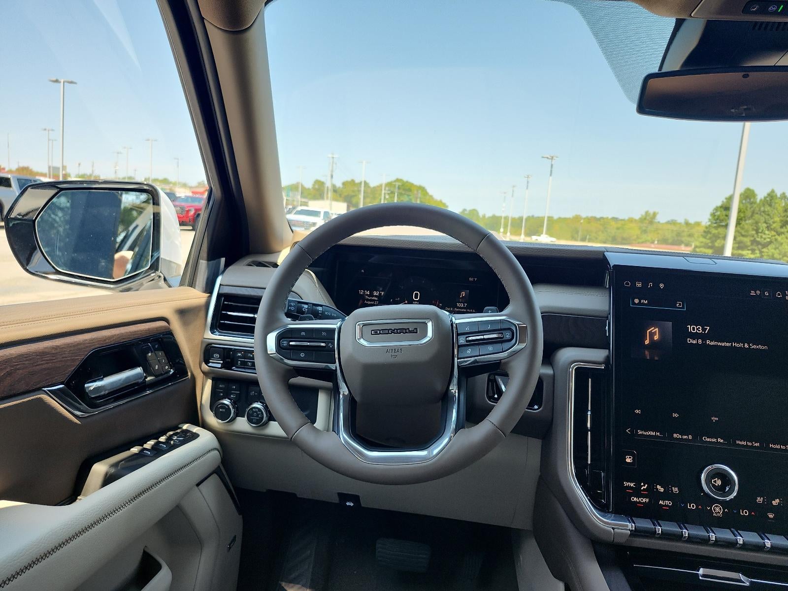 2026 GMC Yukon XL Denali - Photo 10