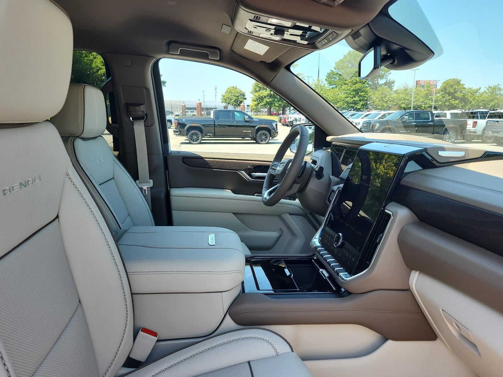 2026 GMC Yukon XL Denali - Photo 6