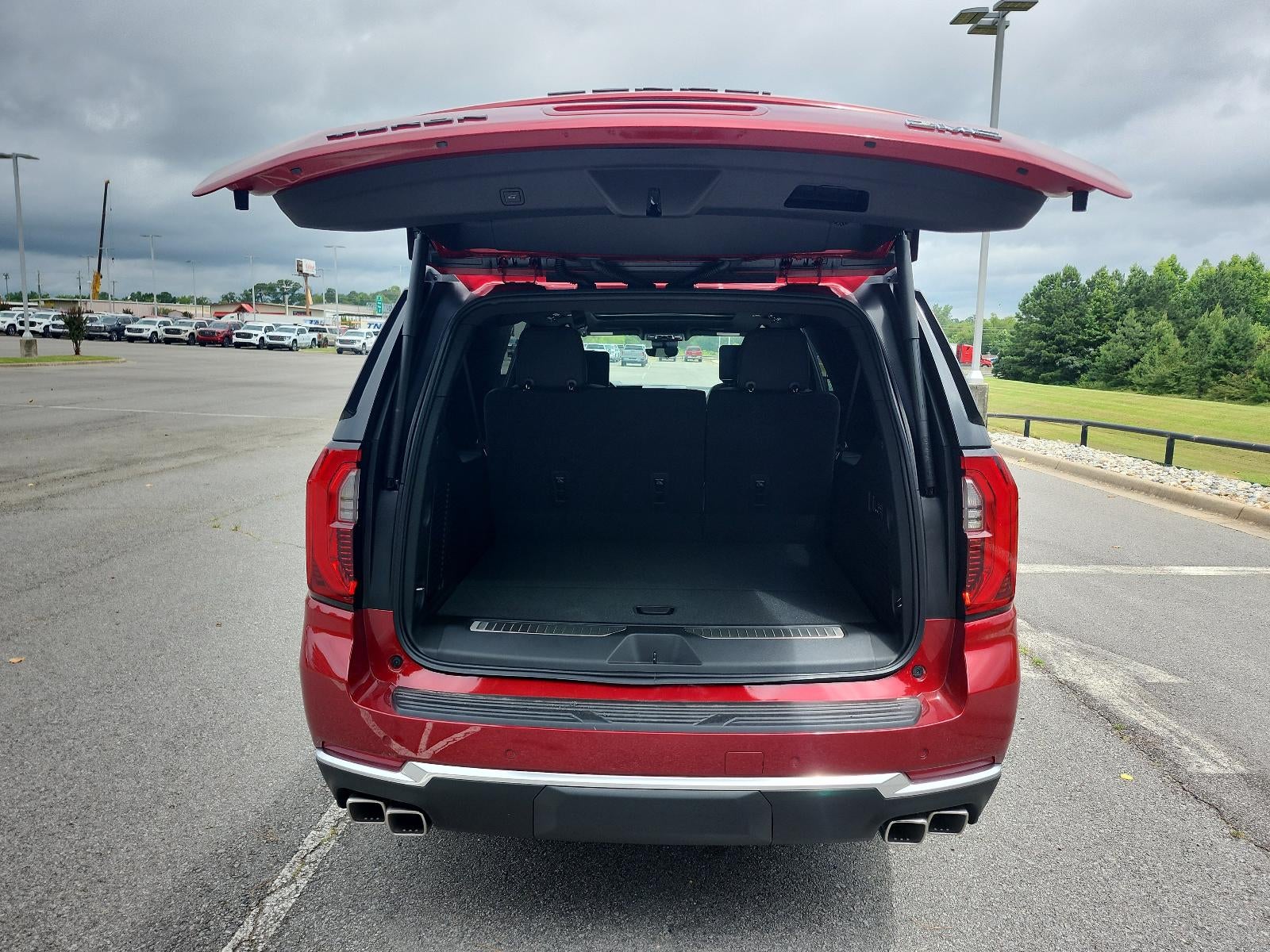 2026 GMC Yukon XL Denali - Photo 6