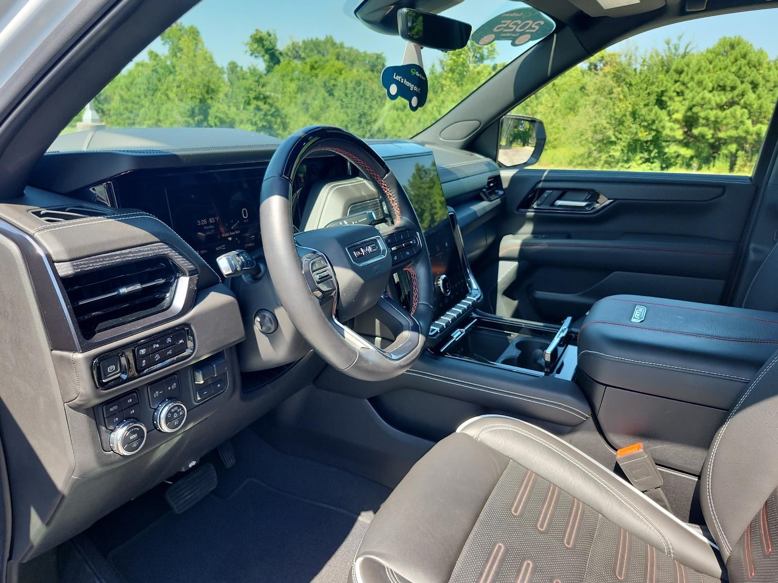 2025 GMC Yukon AT4 Ultimate - Photo 18