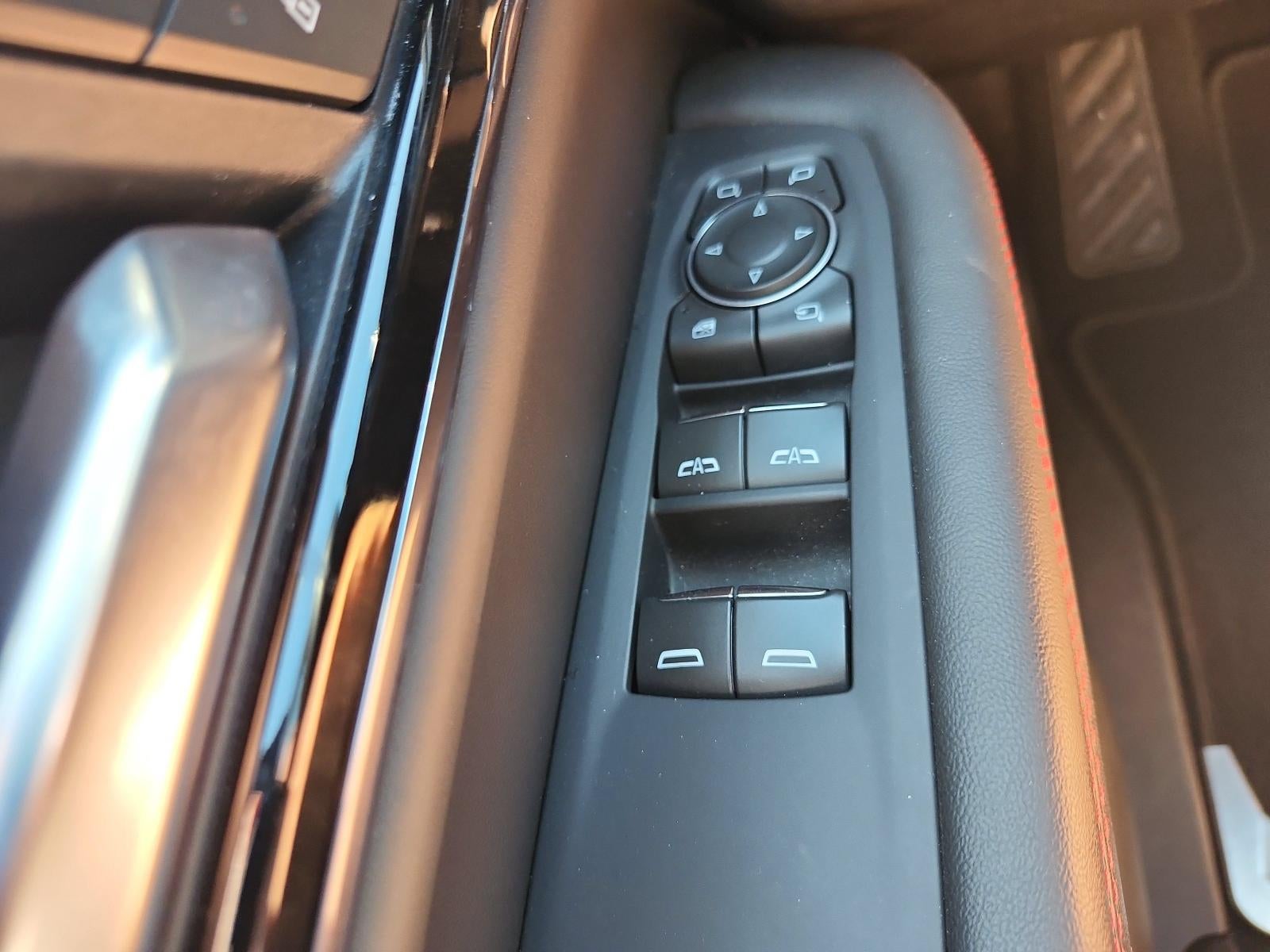 2025 GMC Yukon AT4 Ultimate - Photo 23