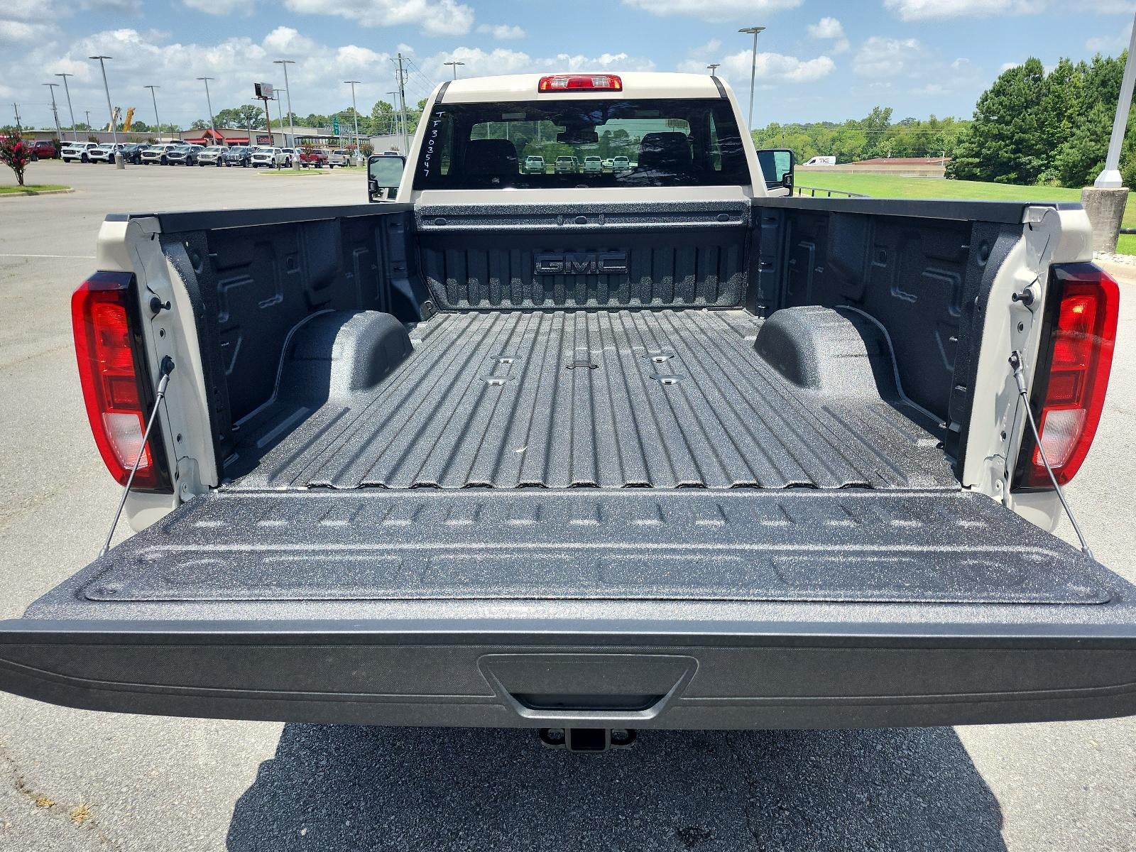 2026 GMC Sierra 2500 HD Regular Cab Long Box 4-Wheel Drive SLE