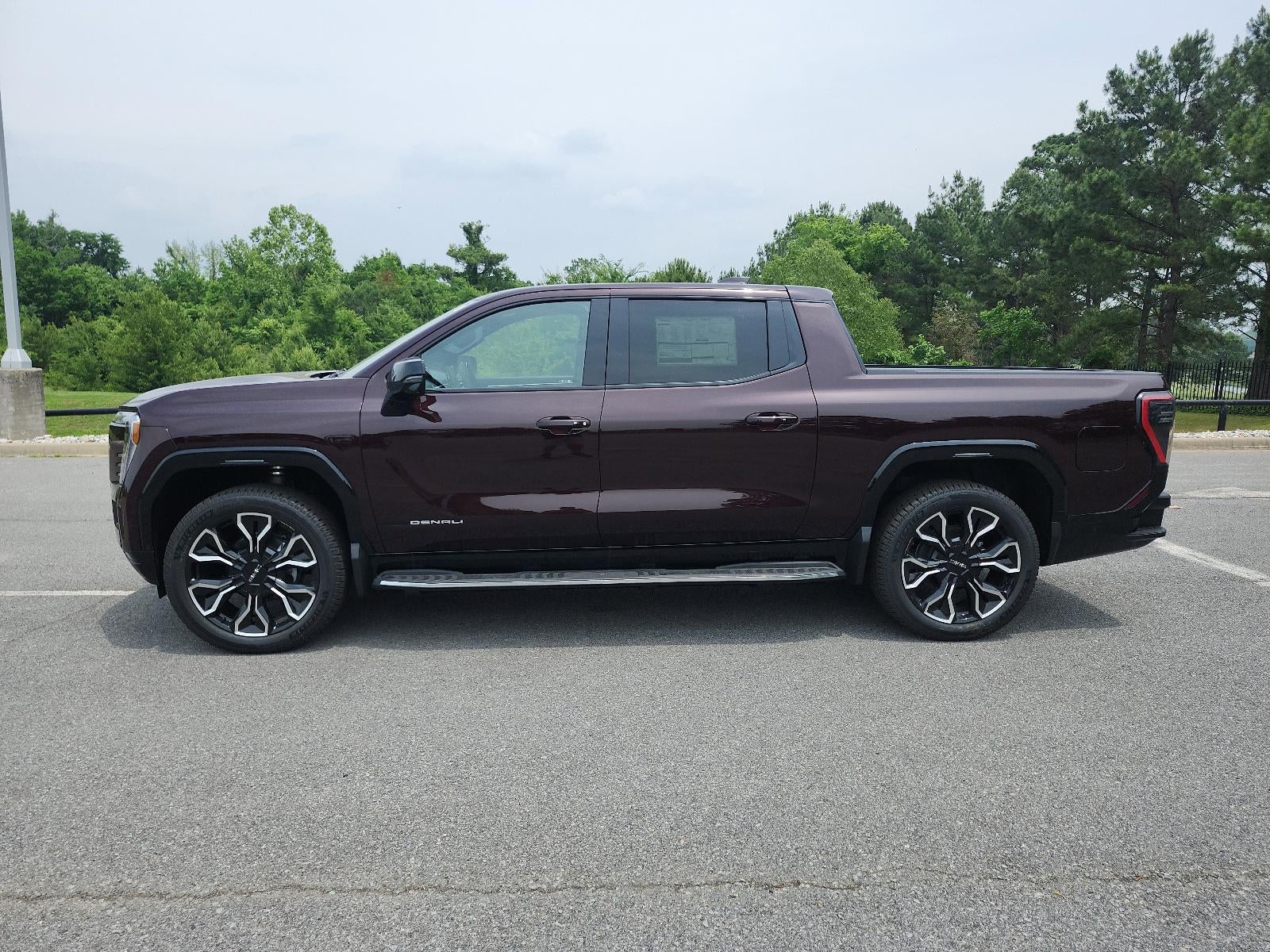 2025 GMC Sierra EV e4WD Crew Cab Max Range Denali