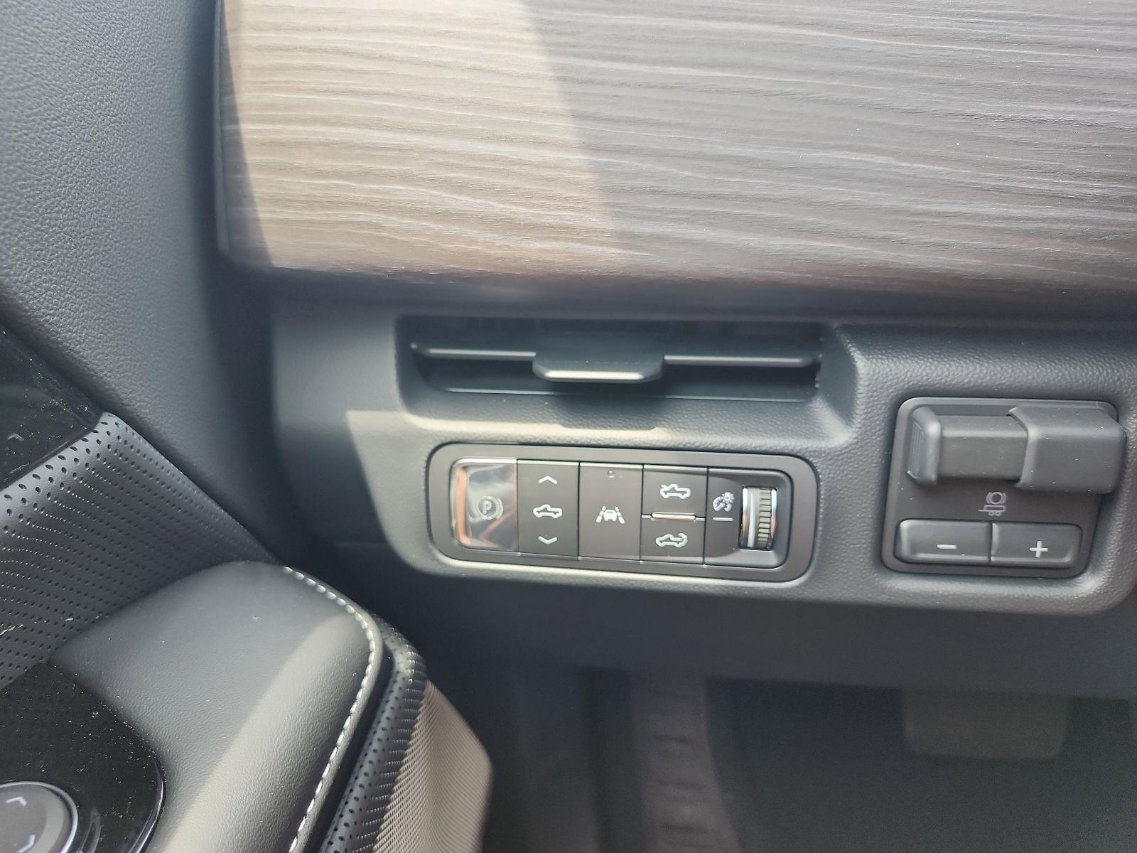 2025 GMC Sierra EV e4WD Crew Cab Max Range Denali