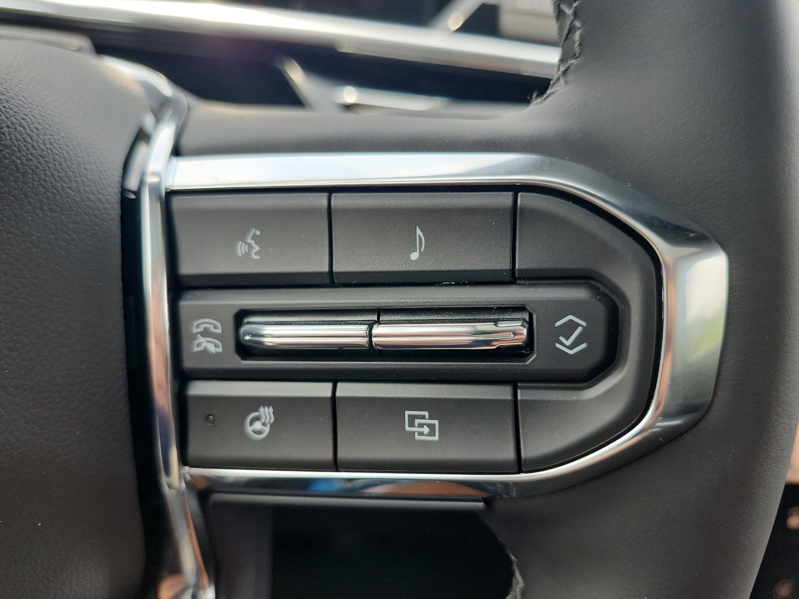 2025 GMC Sierra EV e4WD Crew Cab Max Range Denali