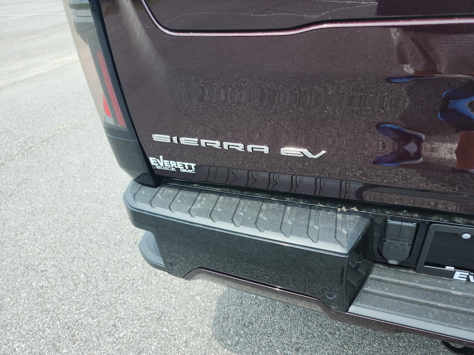 2025 GMC Sierra EV e4WD Crew Cab Max Range Denali