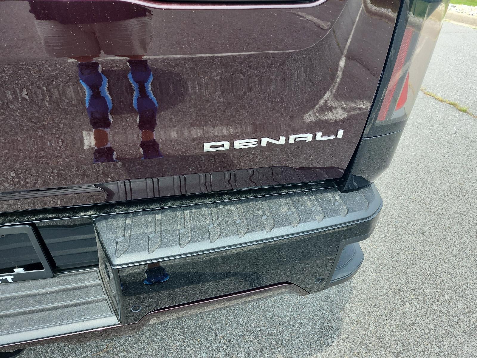 2025 GMC Sierra EV e4WD Crew Cab Max Range Denali