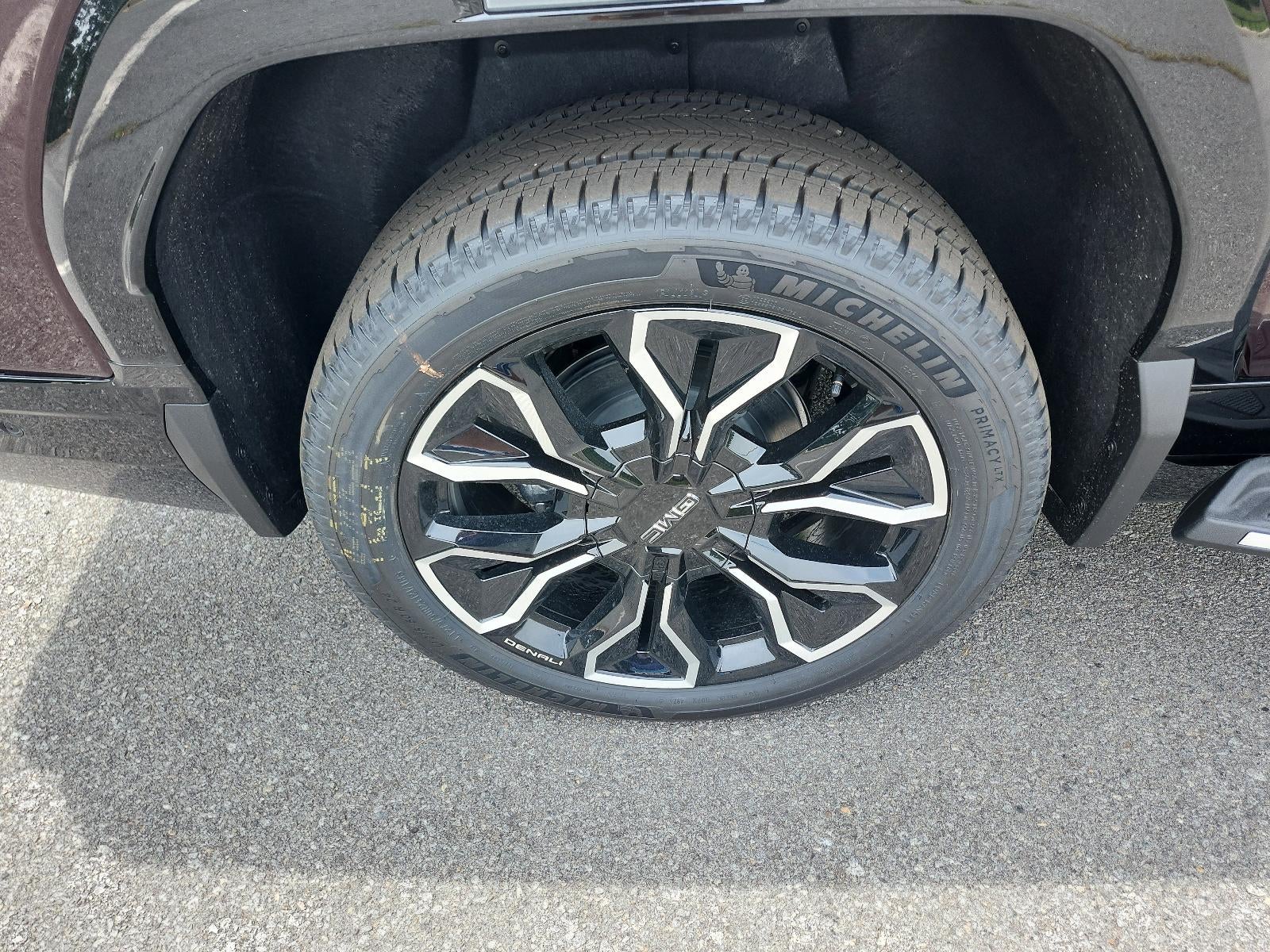 2025 GMC Sierra EV e4WD Crew Cab Max Range Denali