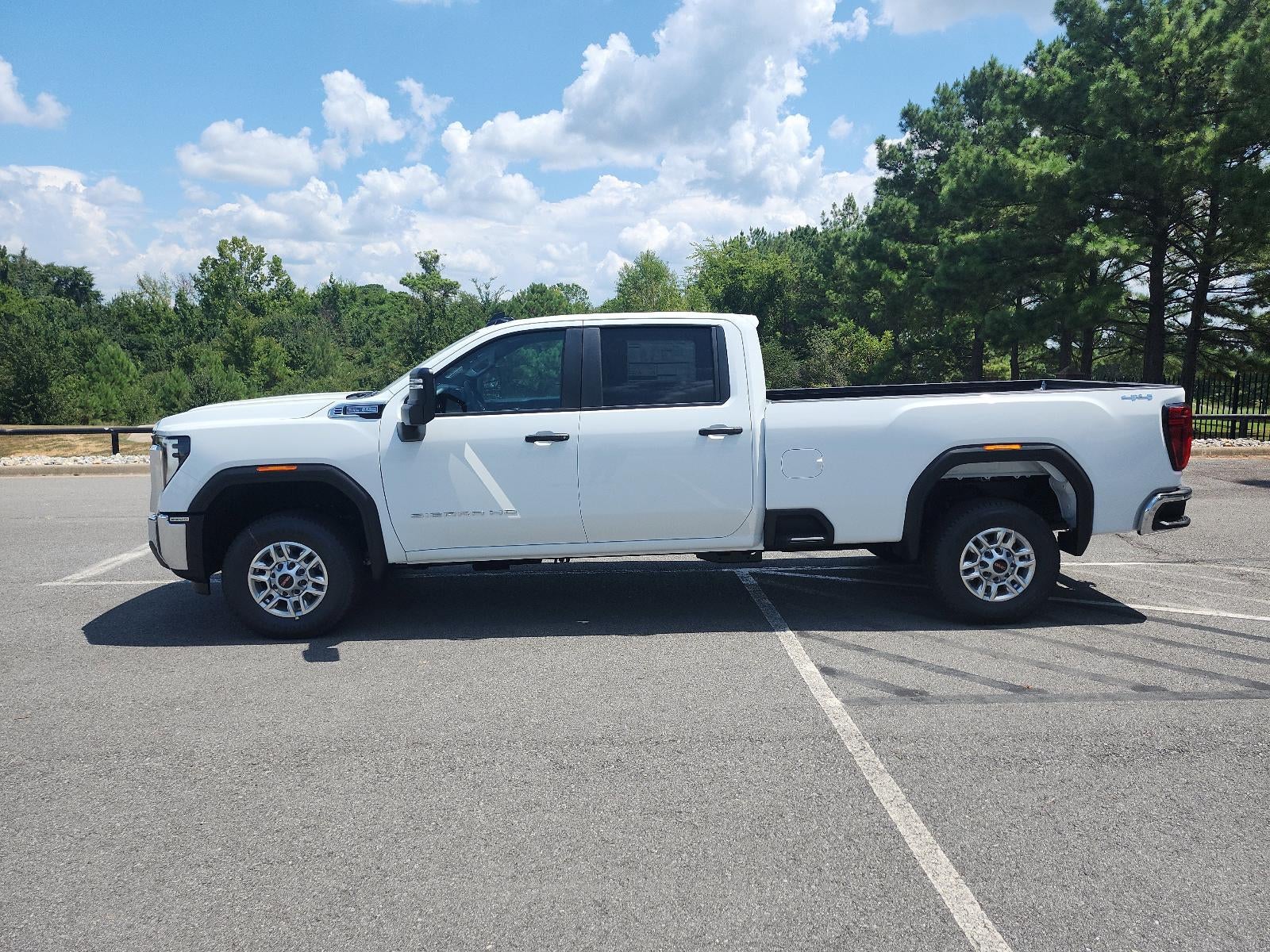 2025 GMC Sierra 2500 HD Crew Cab Long Box 4-Wheel Drive Pro