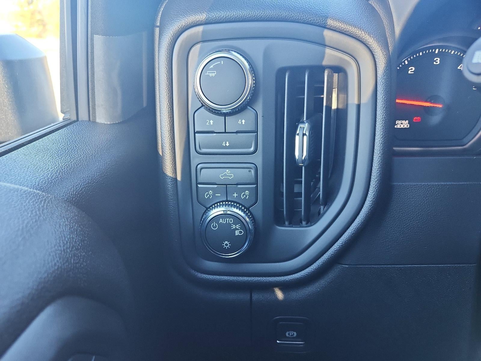 2026 GMC Sierra 2500 HD Crew Cab Long Box 4-Wheel Drive Pro