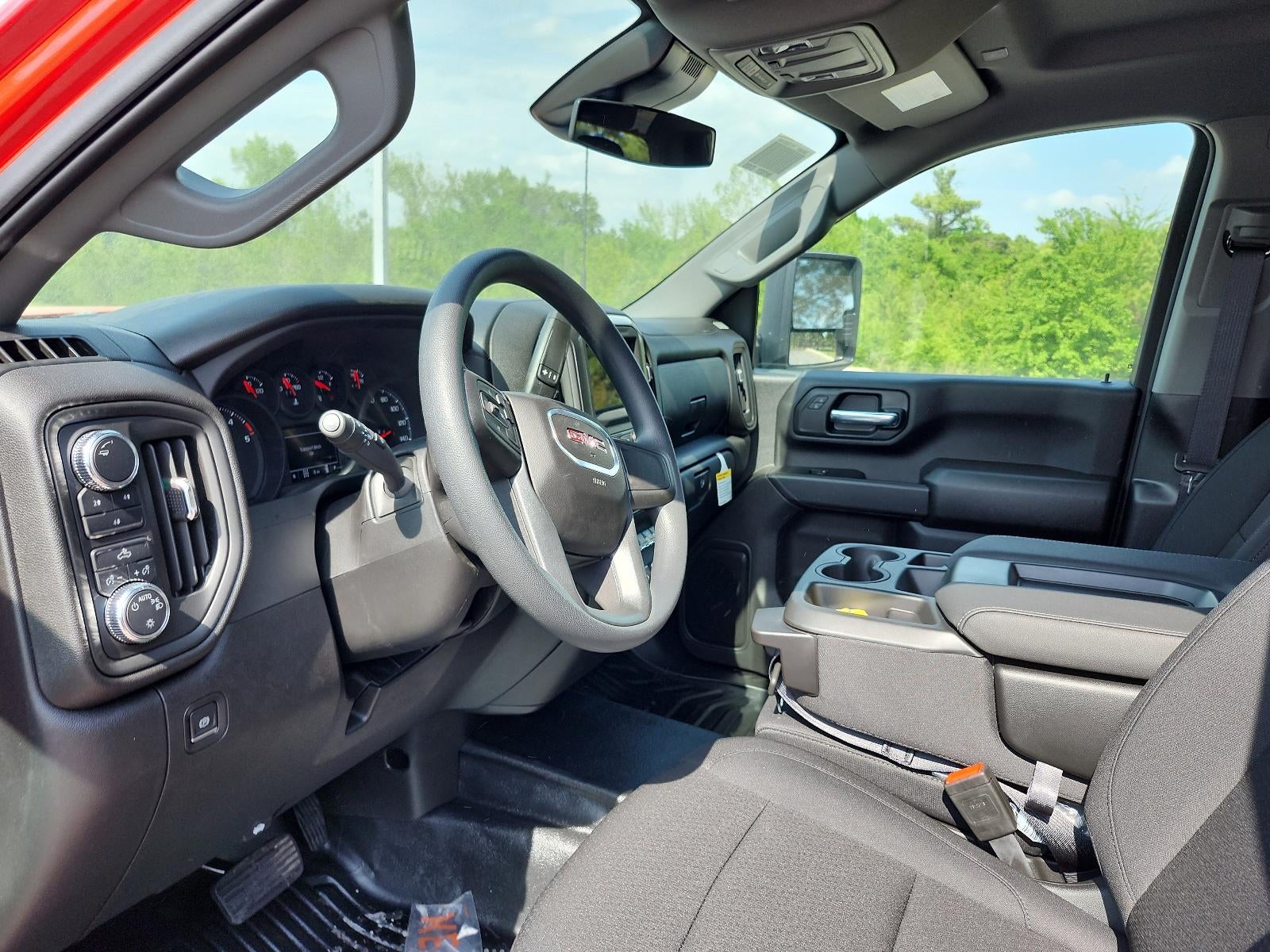 2025 GMC Sierra 2500 HD Crew Cab Long Box 4-Wheel Drive Pro