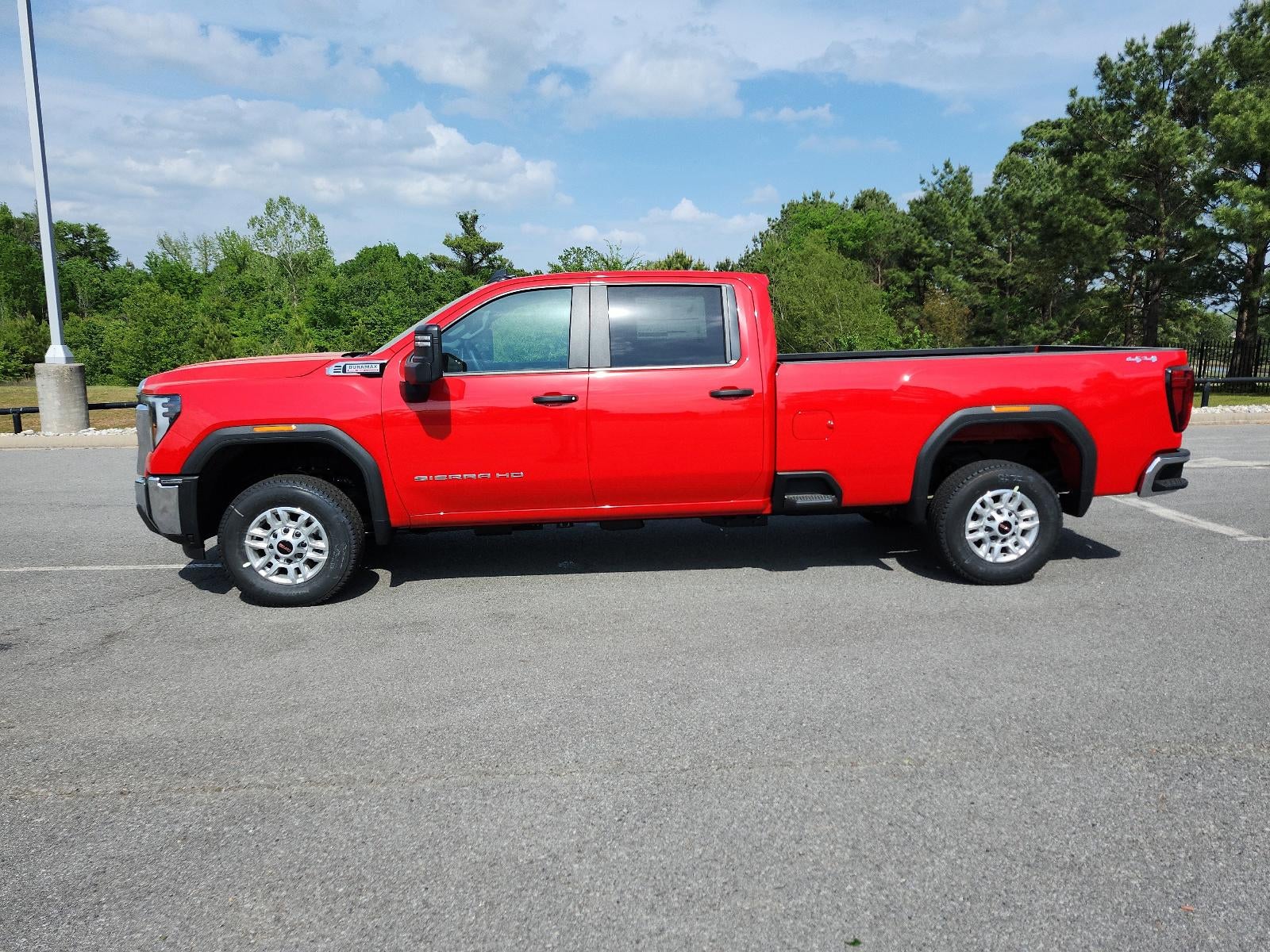 2025 GMC Sierra 2500 HD Crew Cab Long Box 4-Wheel Drive Pro