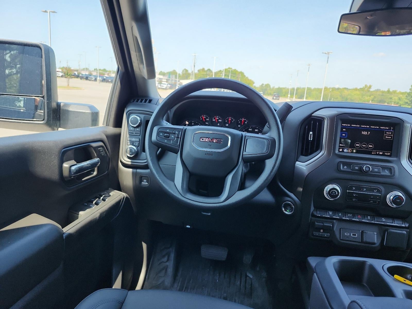 2025 GMC Sierra 2500 HD Crew Cab Standard Box 4-Wheel Drive Pro