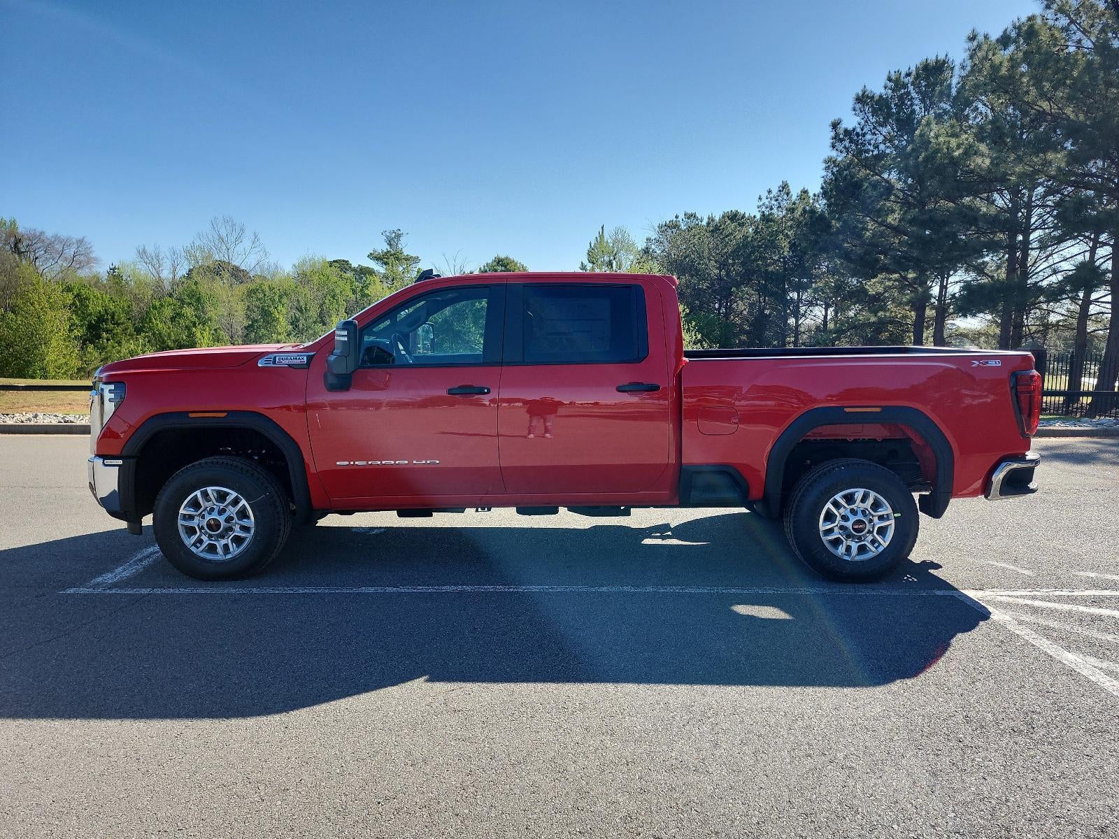 2026 GMC Sierra 2500 HD Crew Cab Standard Box 4-Wheel Drive Pro