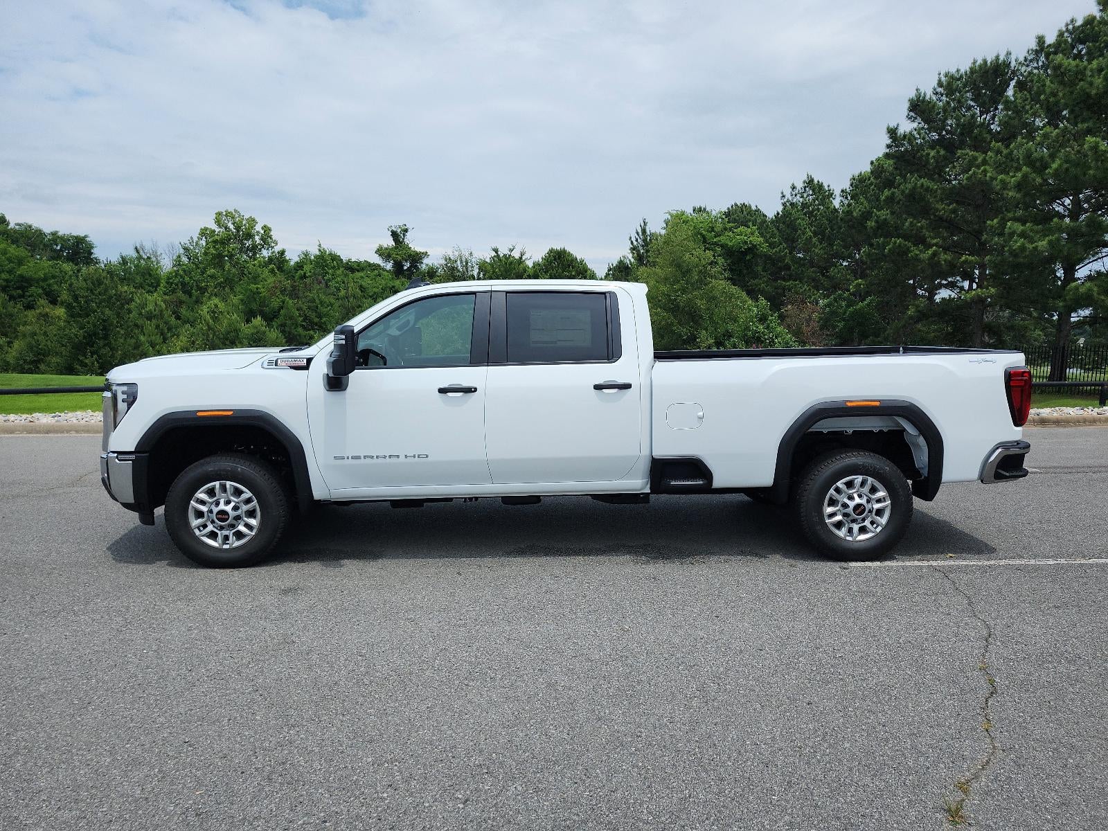 2026 GMC Sierra 2500 HD Crew Cab Long Box 4-Wheel Drive Pro