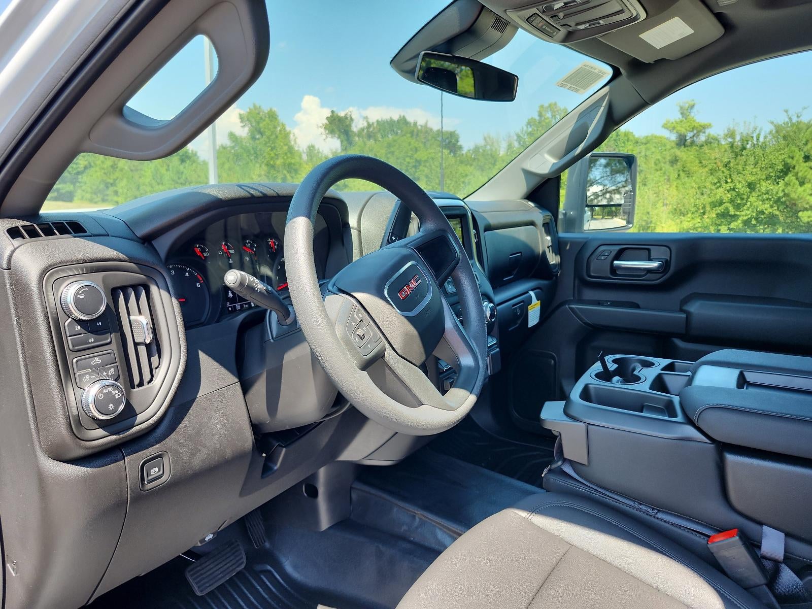 2025 GMC Sierra 2500 HD Crew Cab Standard Box 4-Wheel Drive Pro