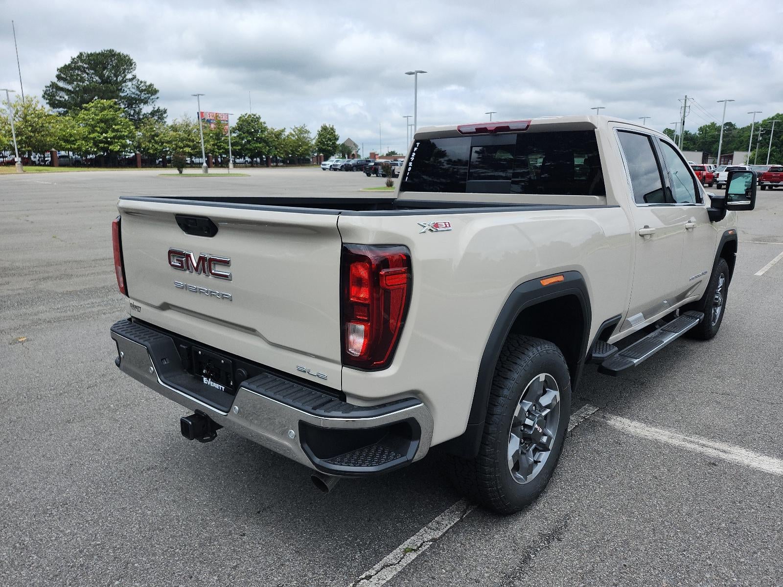 2026 GMC Sierra 2500 HD Crew Cab Standard Box 4-Wheel Drive SLE