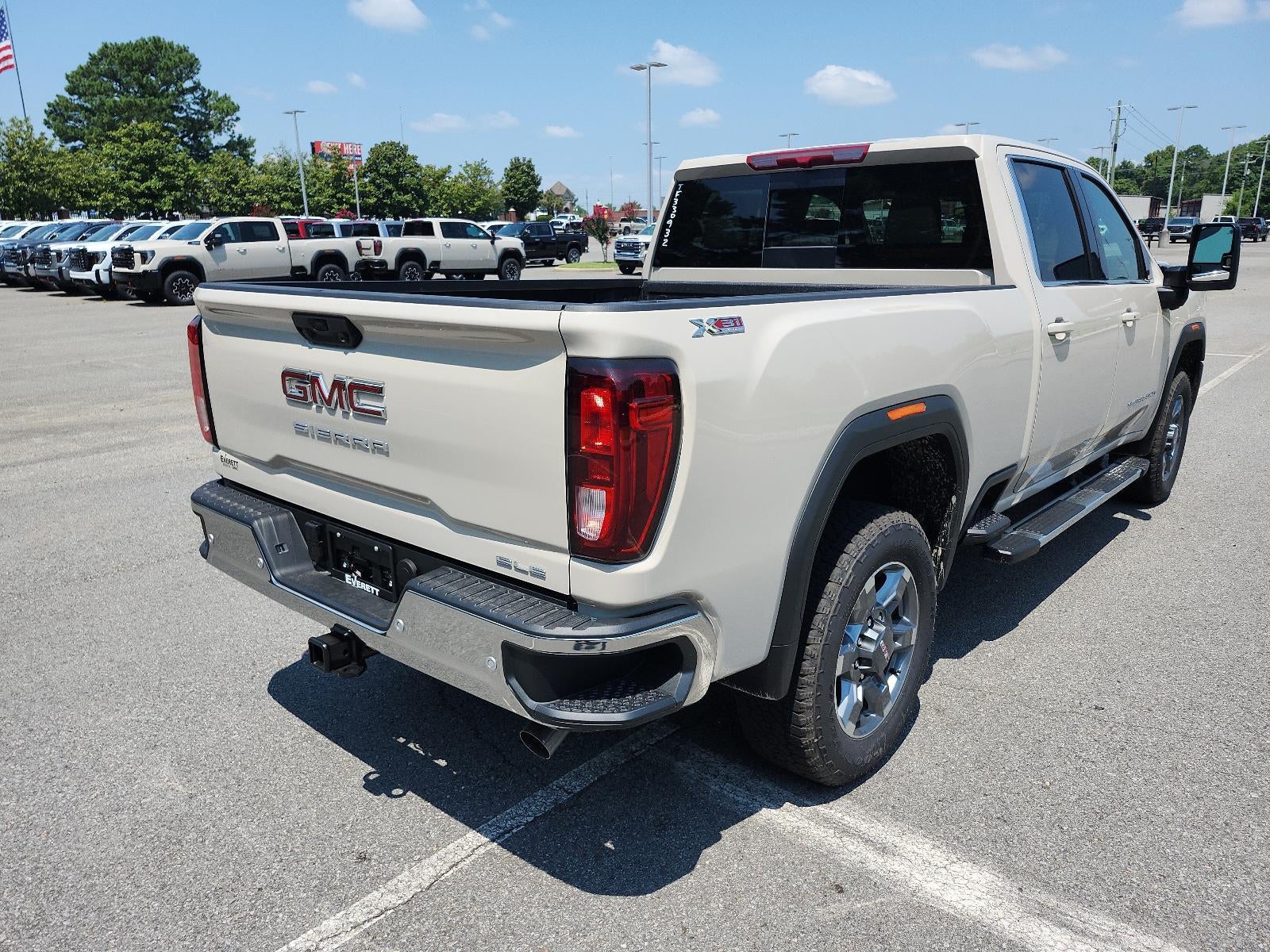 2026 GMC Sierra 2500 HD Crew Cab Standard Box 4-Wheel Drive SLE