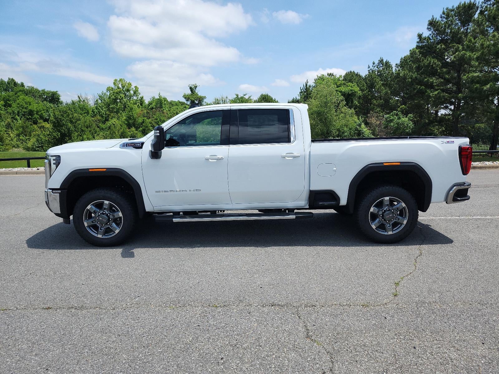 2026 GMC Sierra 2500 HD Crew Cab Standard Box 4-Wheel Drive SLE