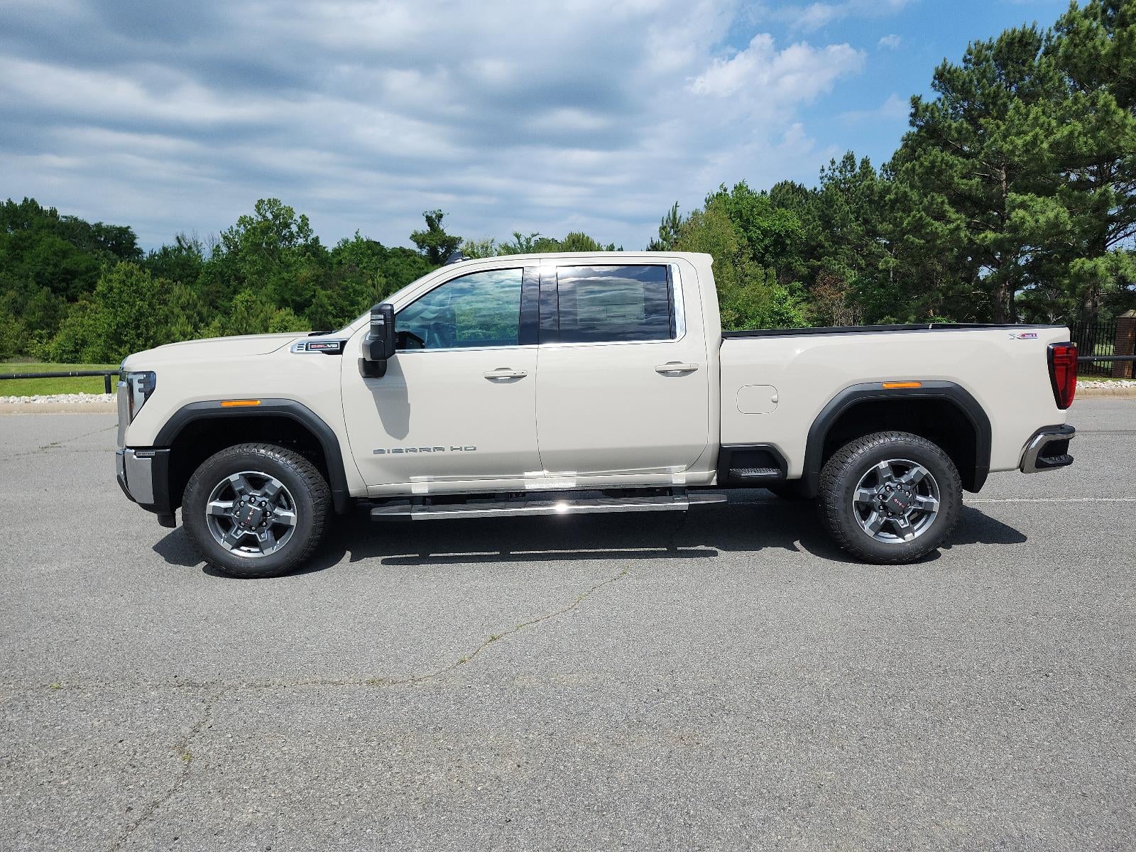 2026 GMC Sierra 2500 HD Crew Cab Standard Box 4-Wheel Drive SLE