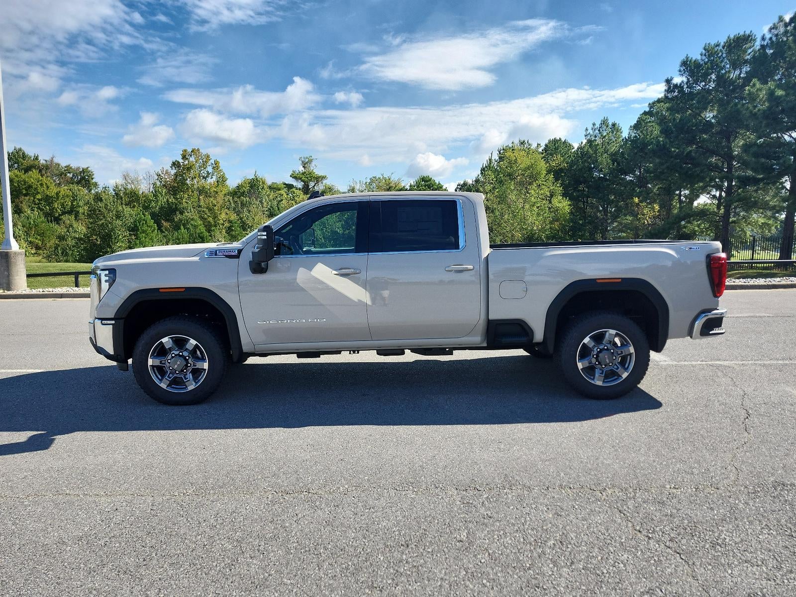 2026 GMC Sierra 2500 HD Crew Cab Standard Box 4-Wheel Drive SLE