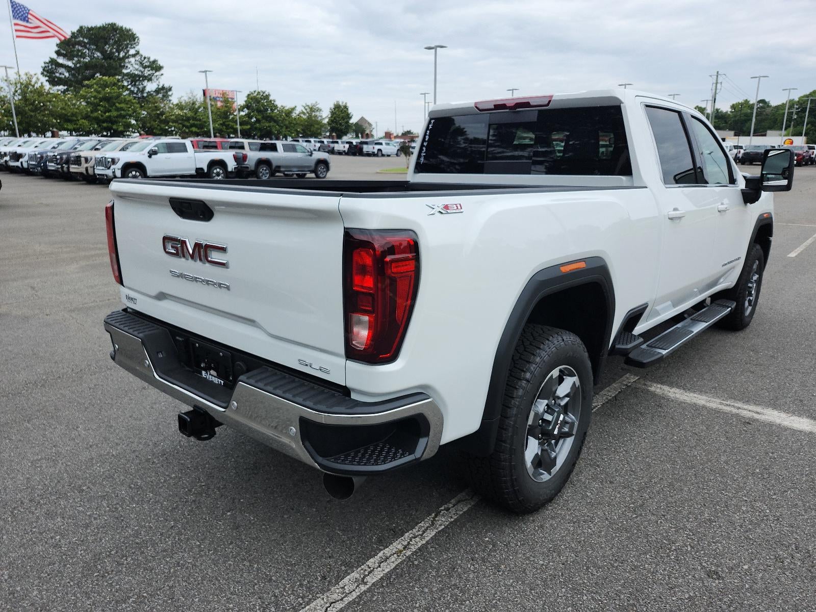 2026 GMC Sierra 2500 HD Crew Cab Standard Box 4-Wheel Drive SLE