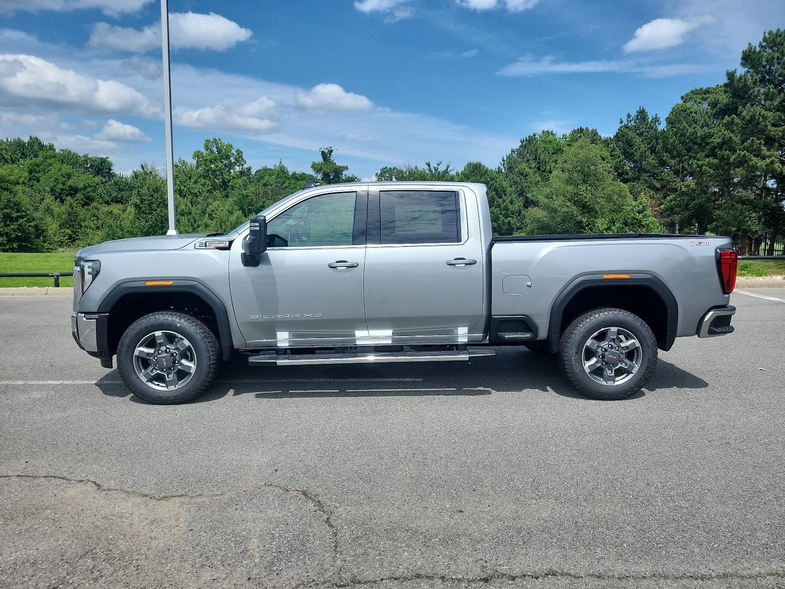 2026 GMC Sierra 2500 HD Crew Cab Standard Box 4-Wheel Drive SLE