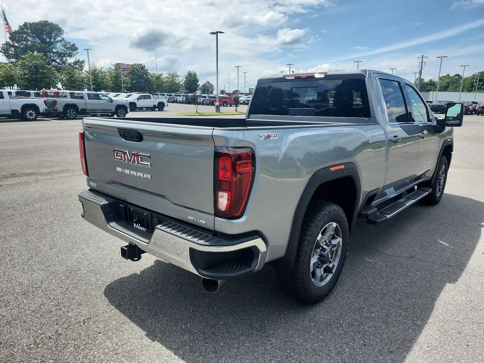 2026 GMC Sierra 2500 HD Crew Cab Standard Box 4-Wheel Drive SLE