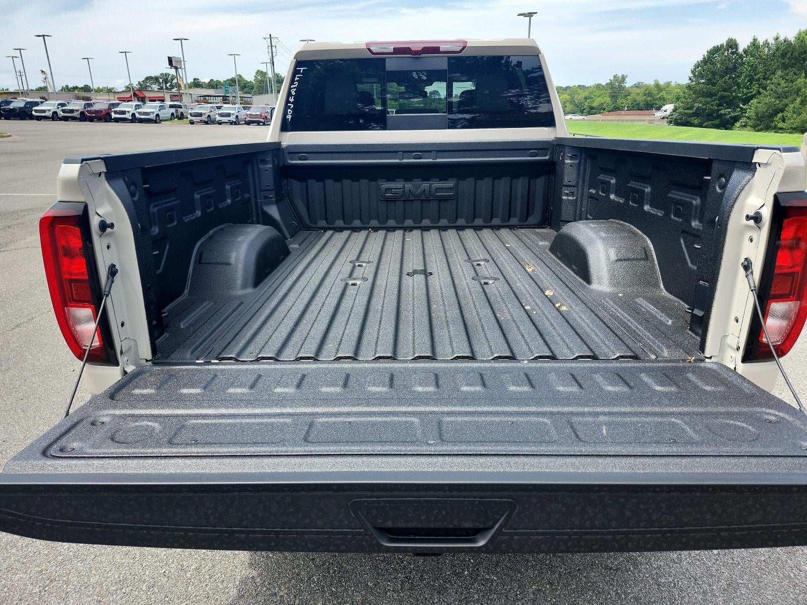2026 GMC Sierra 2500 HD Crew Cab Standard Box 4-Wheel Drive SLE