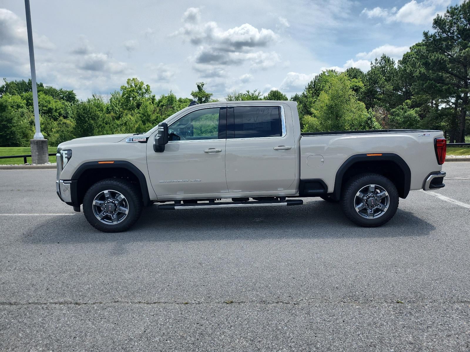 2026 GMC Sierra 2500 HD Crew Cab Standard Box 4-Wheel Drive SLE