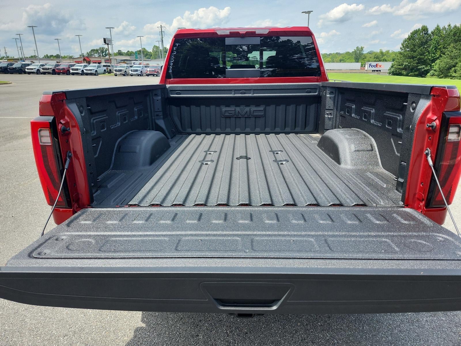 2026 GMC Sierra 2500 HD Crew Cab Standard Box 4-Wheel Drive SLT