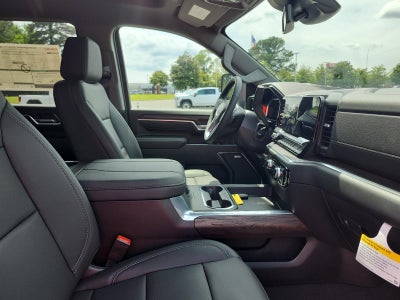2026 GMC Sierra 2500 HD Crew Cab Standard Box 4-Wheel Drive SLT
