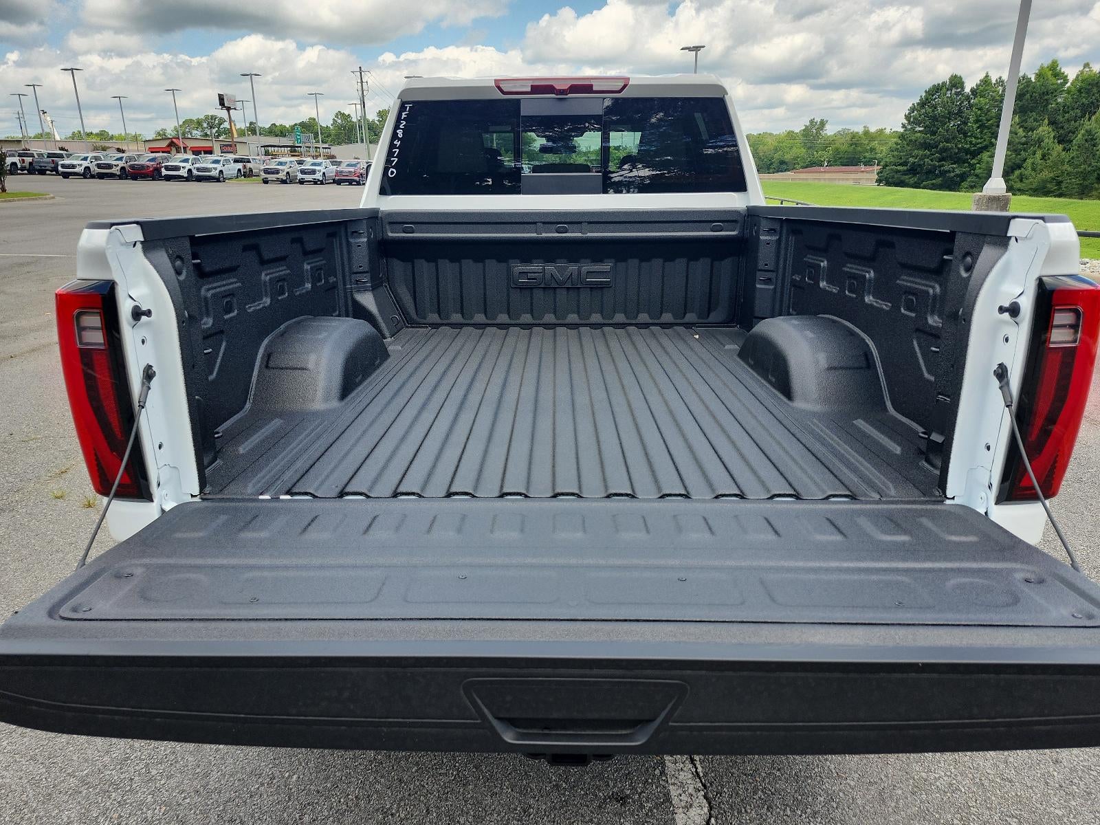 2026 GMC Sierra 2500 HD Crew Cab Standard Box 4-Wheel Drive SLT