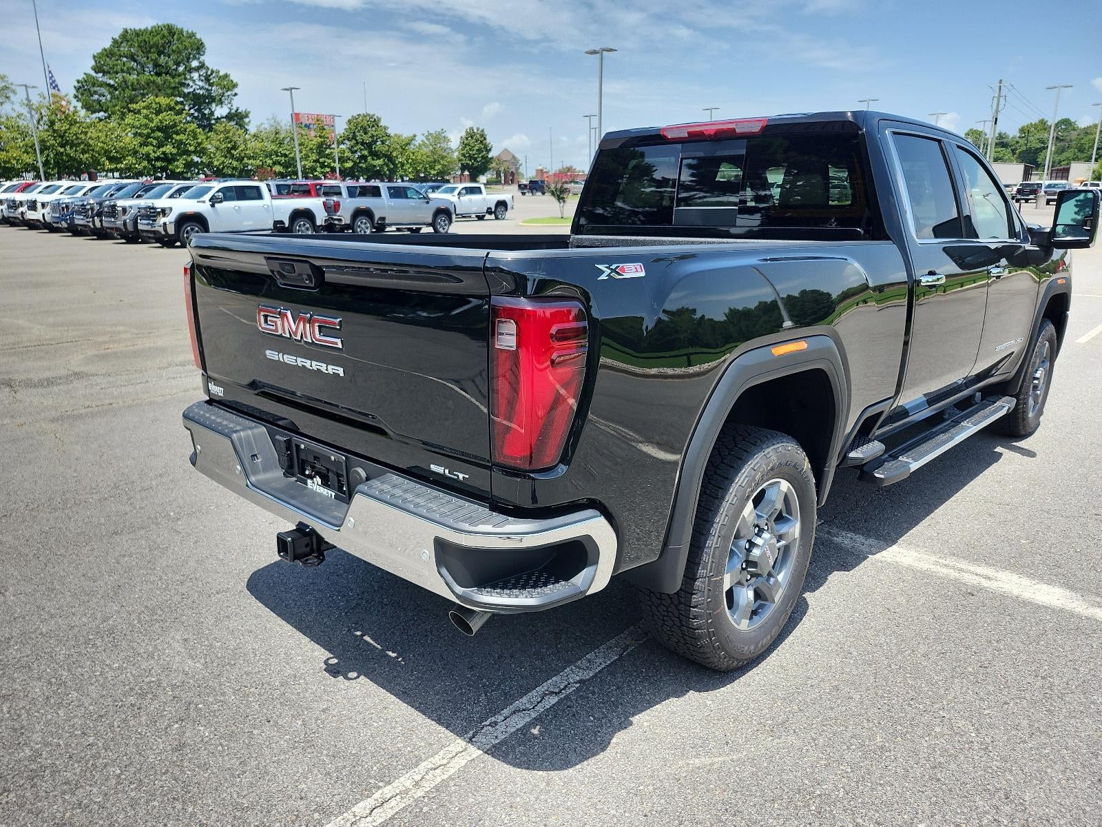 2026 GMC Sierra 2500 HD Crew Cab Standard Box 4-Wheel Drive SLT