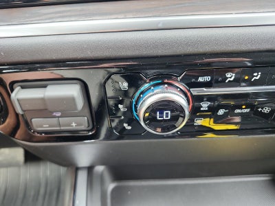 2026 GMC Sierra 2500 HD Crew Cab Standard Box 4-Wheel Drive SLT