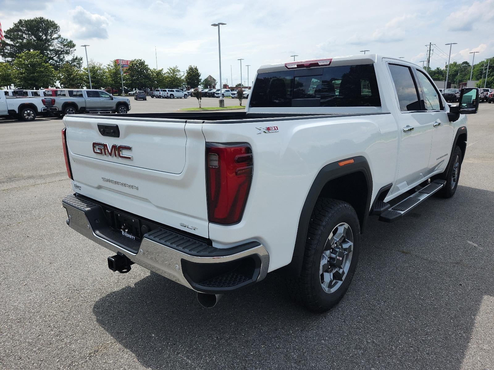 2026 GMC Sierra 2500 HD Crew Cab Standard Box 4-Wheel Drive SLT