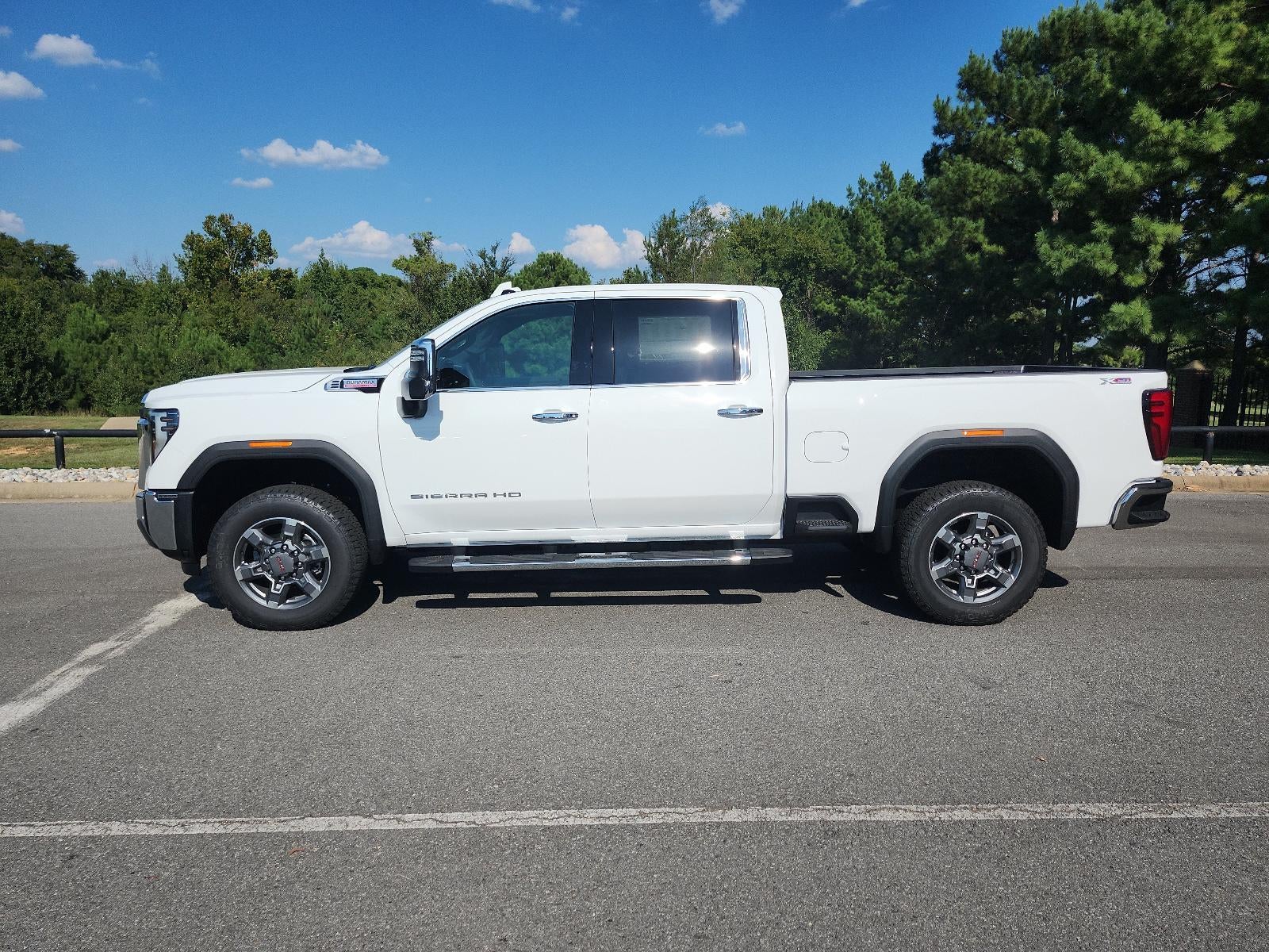 2026 GMC Sierra 2500HD SLT - Photo 2