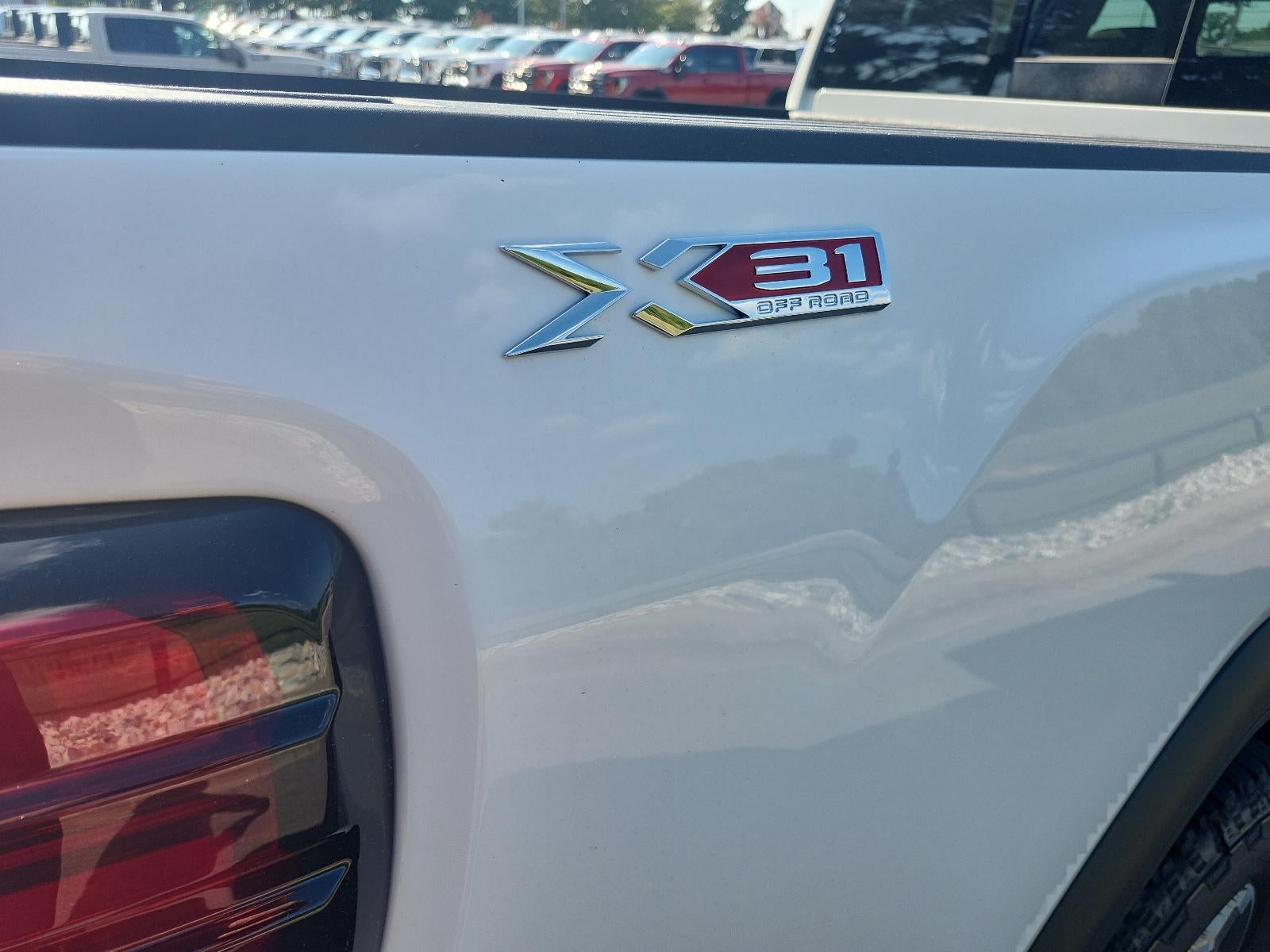 2026 GMC Sierra 2500HD SLT - Photo 5