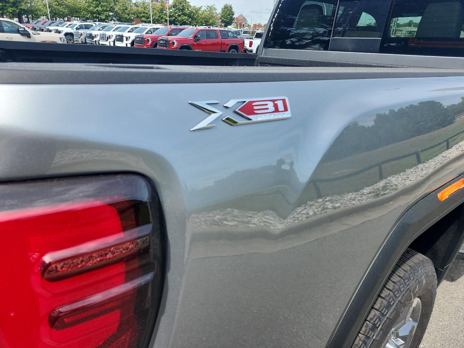 2026 GMC Sierra 2500 HD Crew Cab Standard Box 4-Wheel Drive SLT