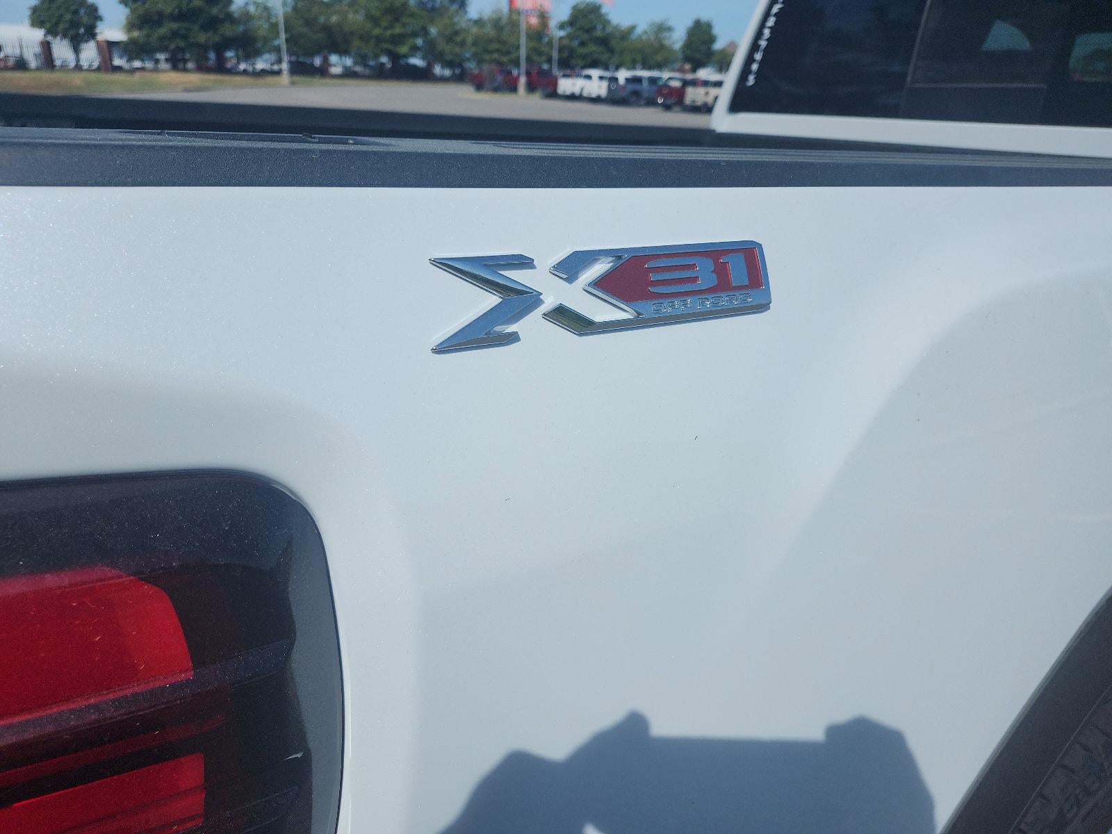 2026 GMC Sierra 2500 HD Crew Cab Standard Box 4-Wheel Drive SLT