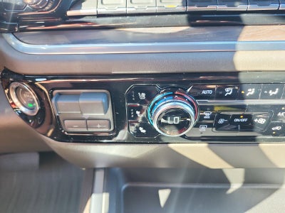 2026 GMC Sierra 2500 HD Crew Cab Standard Box 4-Wheel Drive SLT