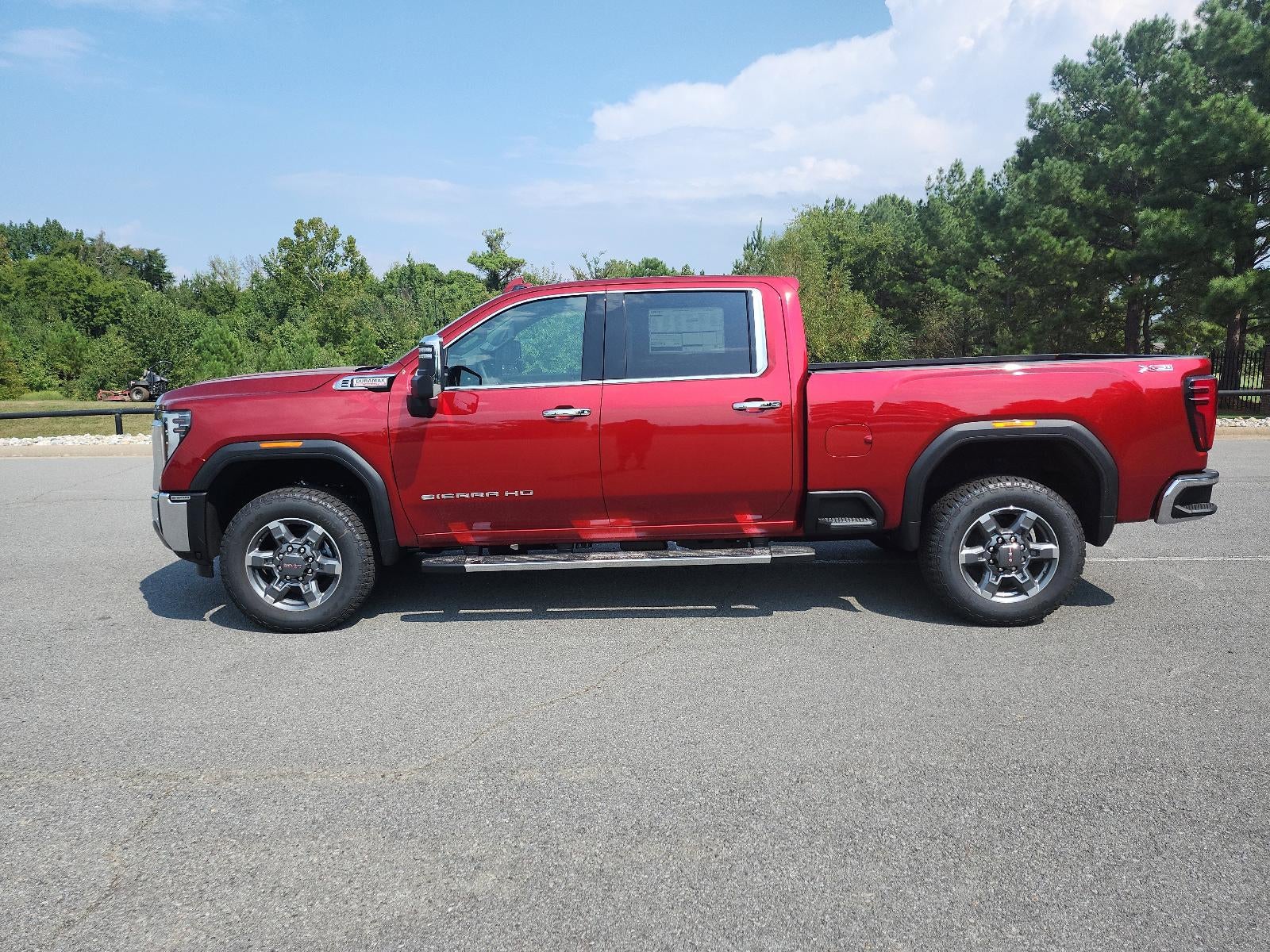 2025 GMC Sierra 2500 HD Crew Cab Standard Box 4-Wheel Drive SLT