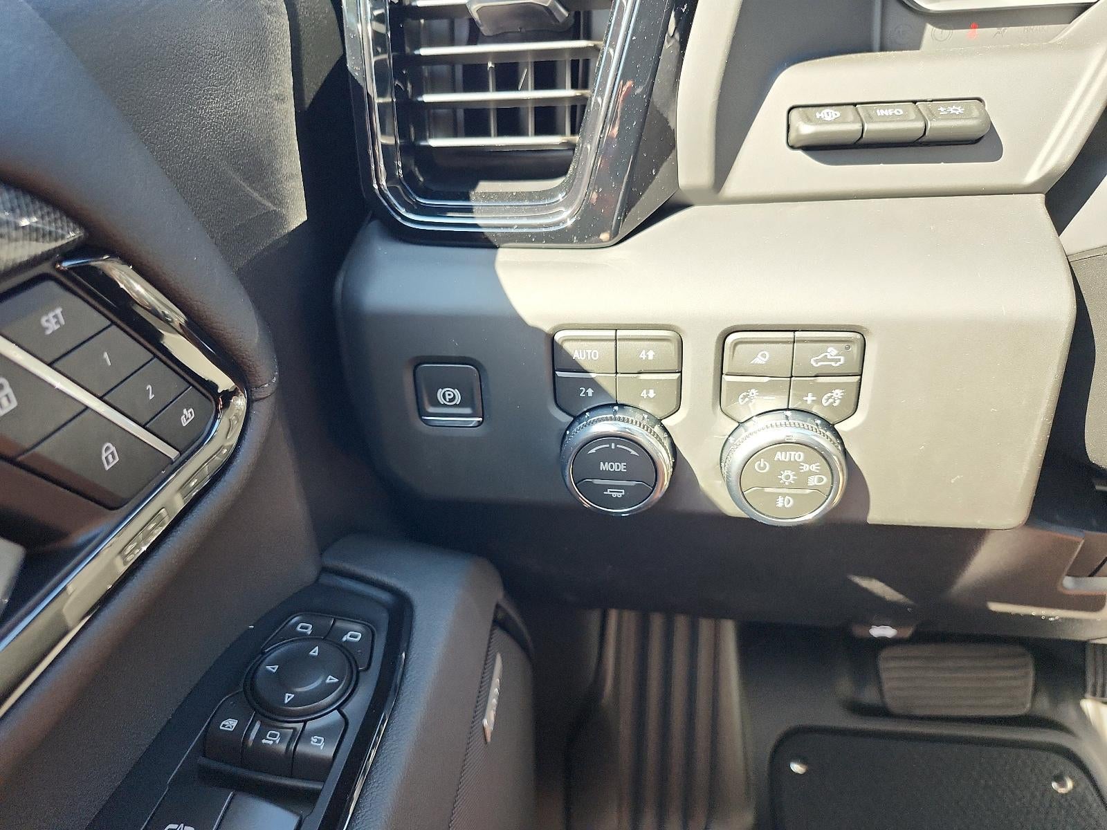 2026 GMC Sierra 2500 HD Crew Cab Standard Box 4-Wheel Drive AT4