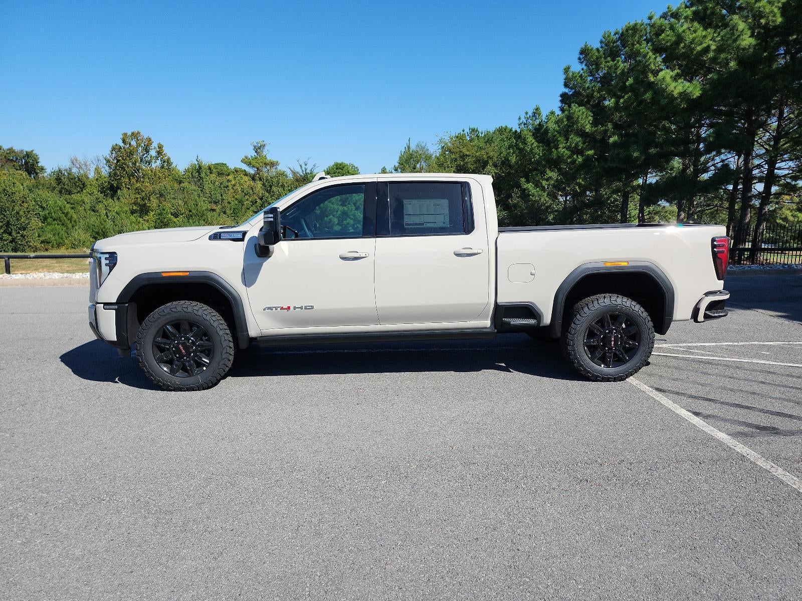 2026 GMC Sierra 2500 HD Crew Cab Standard Box 4-Wheel Drive AT4