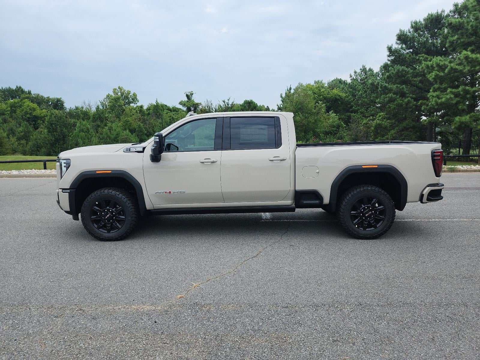 2026 GMC Sierra 2500 HD Crew Cab Standard Box 4-Wheel Drive AT4