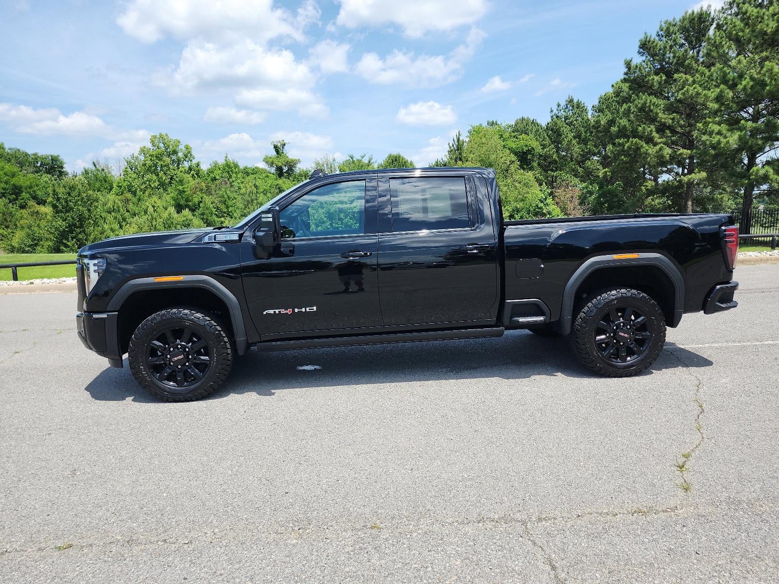 2026 GMC Sierra 2500 HD Crew Cab Standard Box 4-Wheel Drive AT4